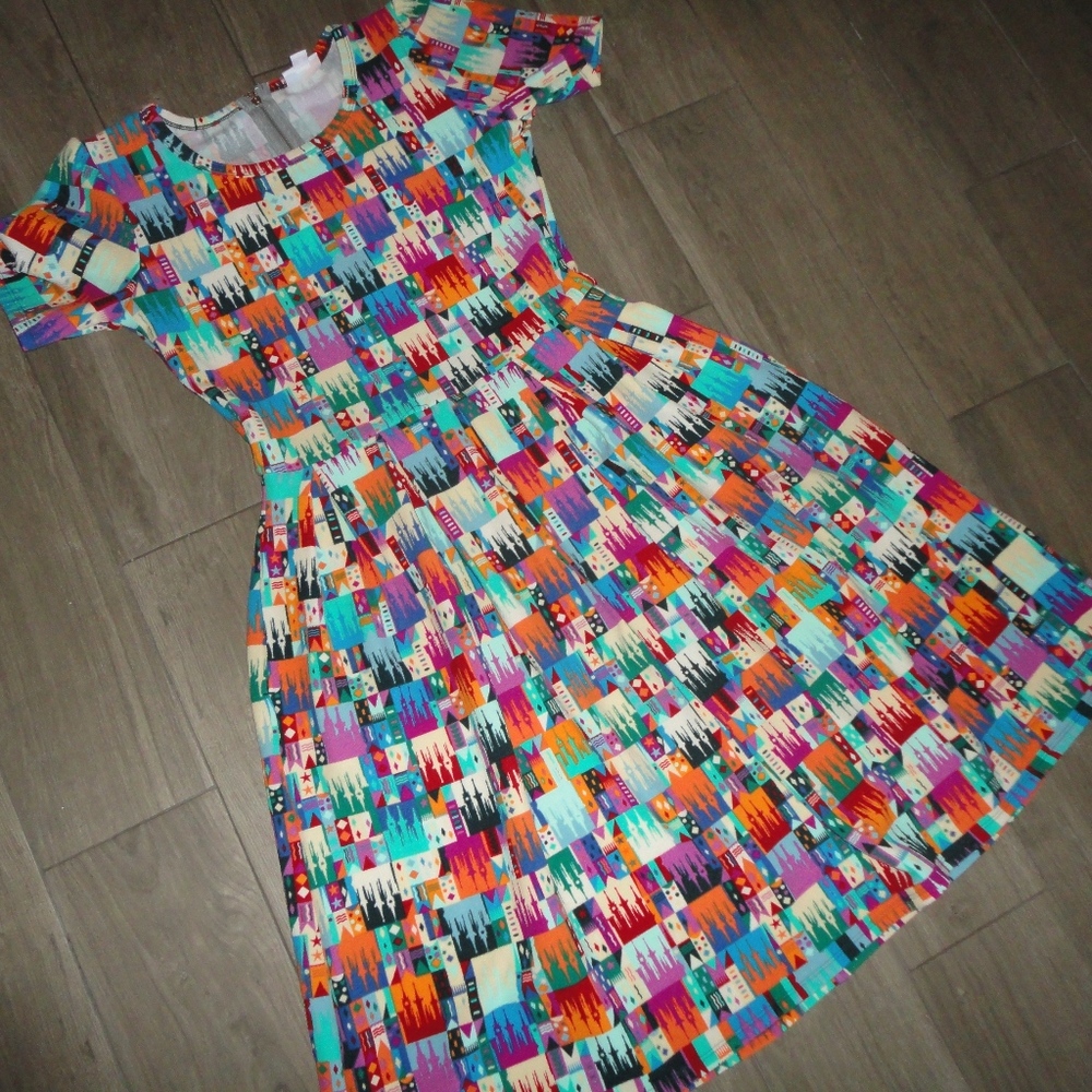 LuLaRoe AMELIA GROOVY ABSTRACT ORANGE DRESS SZ M